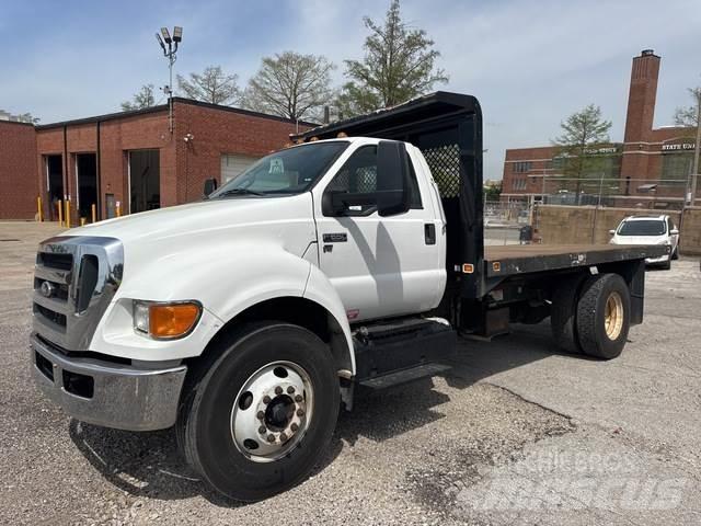 Ford F650 平板栏板货车