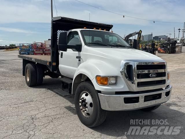 Ford F650 平板栏板货车