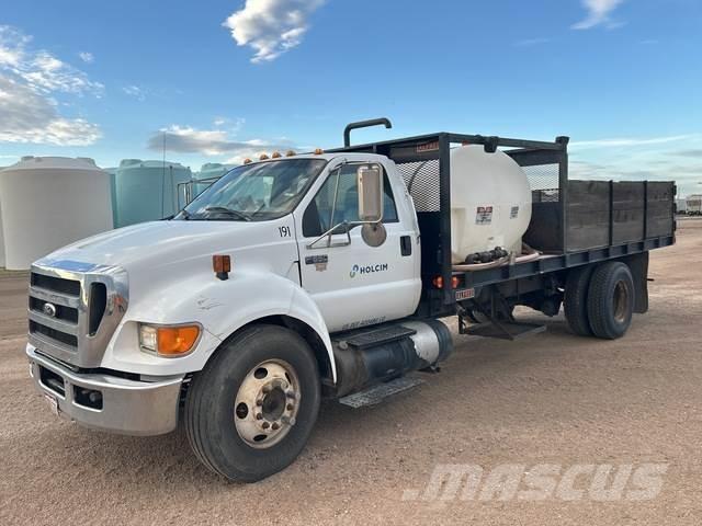 Ford F650 水罐车