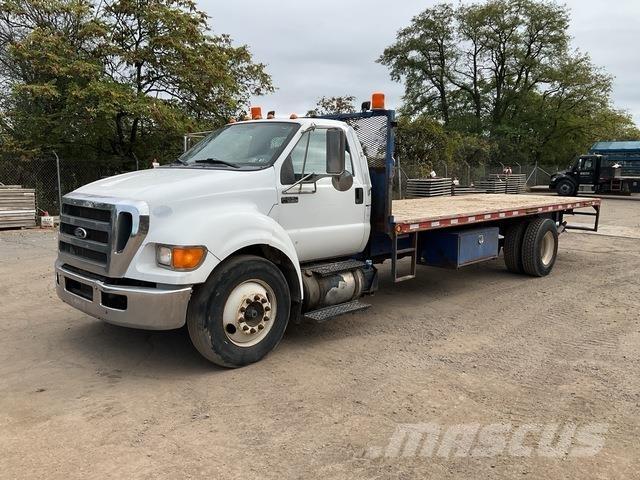 Ford F650 平板栏板货车