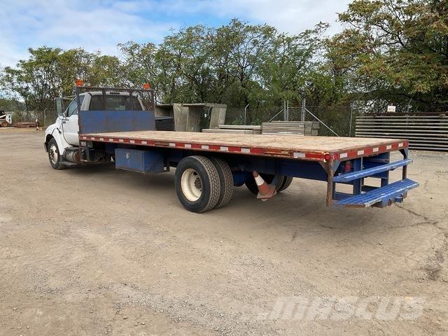 Ford F650 平板栏板货车