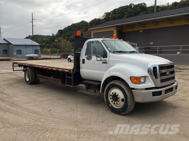 Ford F650 平板栏板货车