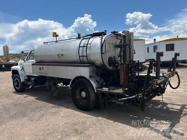 Ford F700 混凝土搅拌车