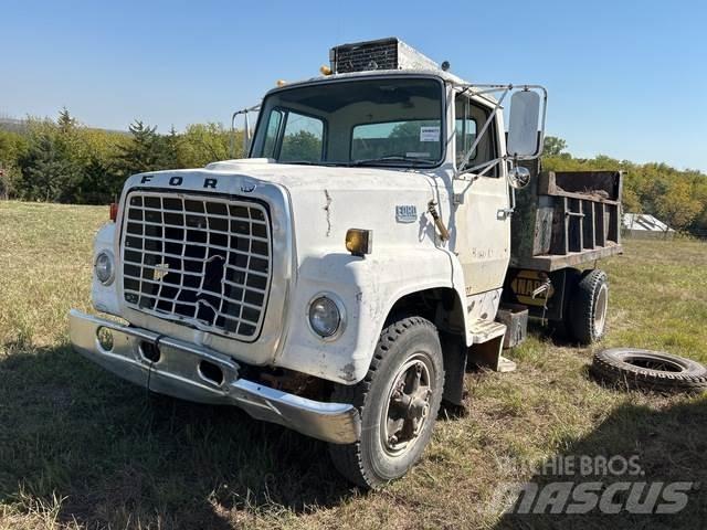 Ford F7000 自卸式货车