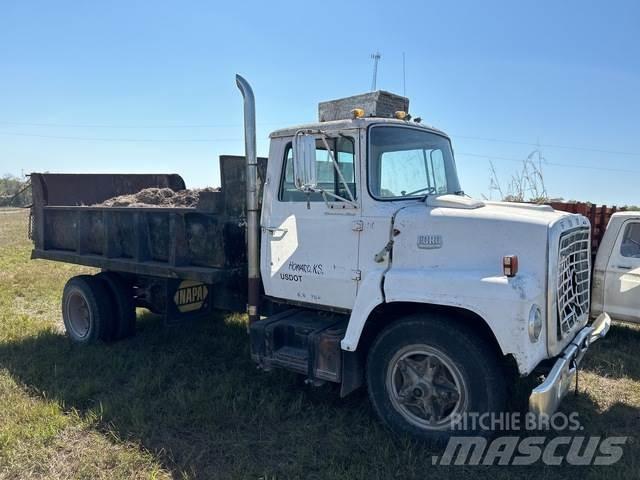 Ford F7000 自卸式货车