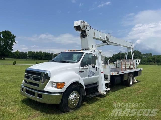 Ford F750 平板栏板货车