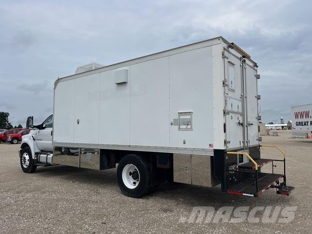 Ford F750 组合/真空油槽车