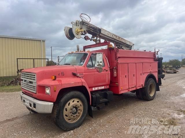 Ford F800 皮卡车