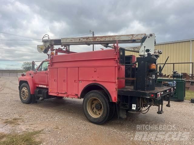 Ford F800 皮卡车