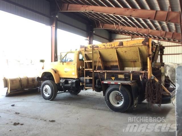 Ford F800 推雪机