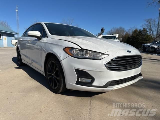 Ford Fusion 汽车