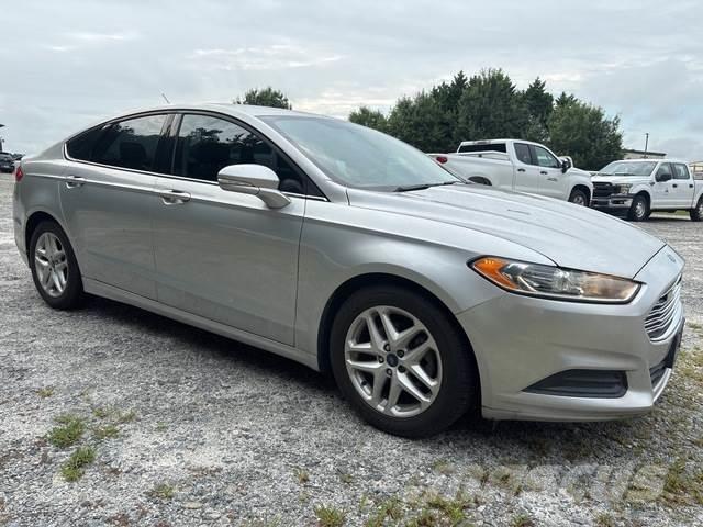 Ford Fusion 汽车