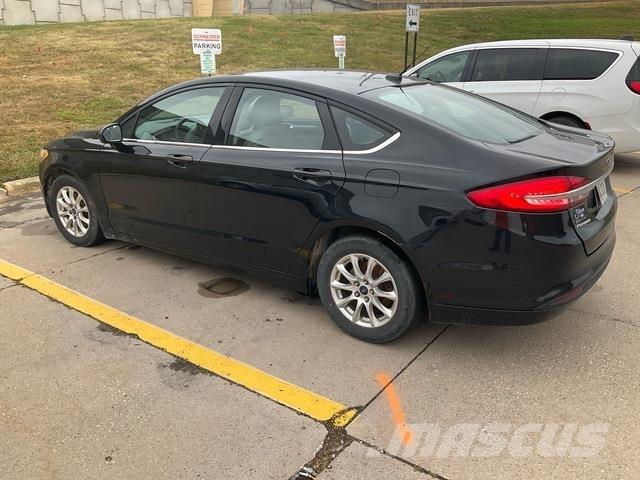 Ford Fusion 汽车