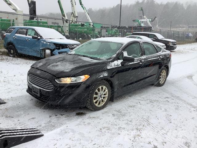 Ford Fusion S 汽车