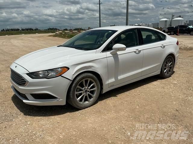 Ford Fusion SE 汽车