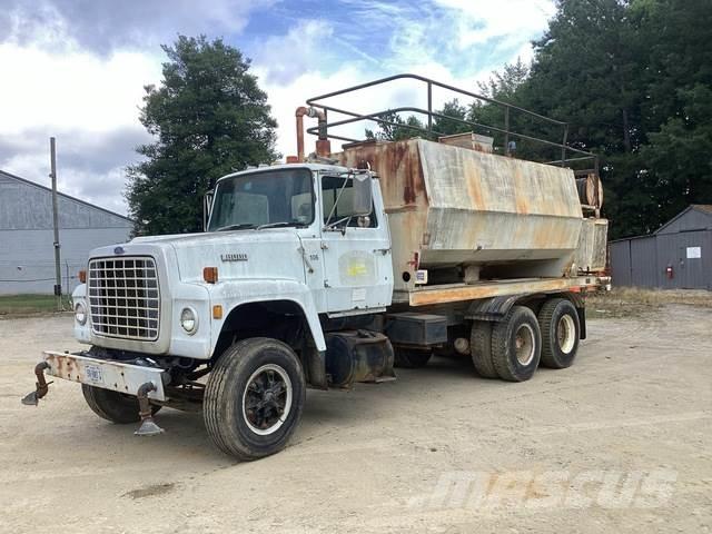 Ford L8000 农业机械-其他