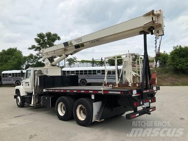 Ford L8000 其他货车
