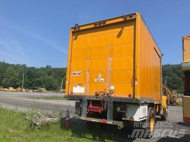 Ford L8000 市政车