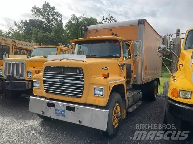 Ford L8000F 厢式货车
