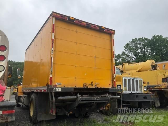 Ford L8000F 厢式货车