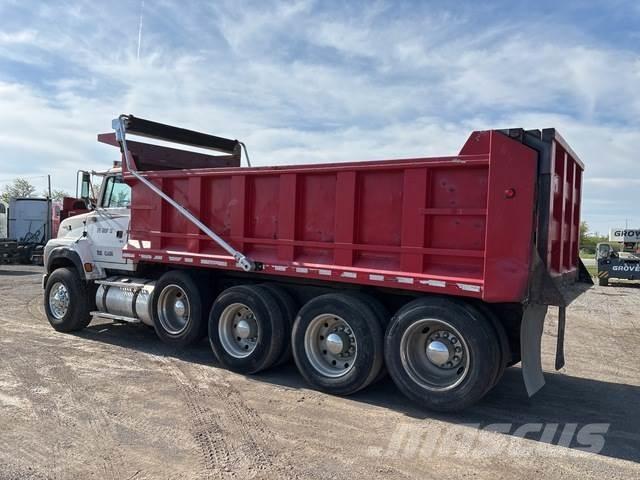Ford L9000 自卸式货车