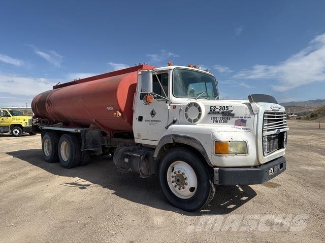 Ford L9000 水罐车