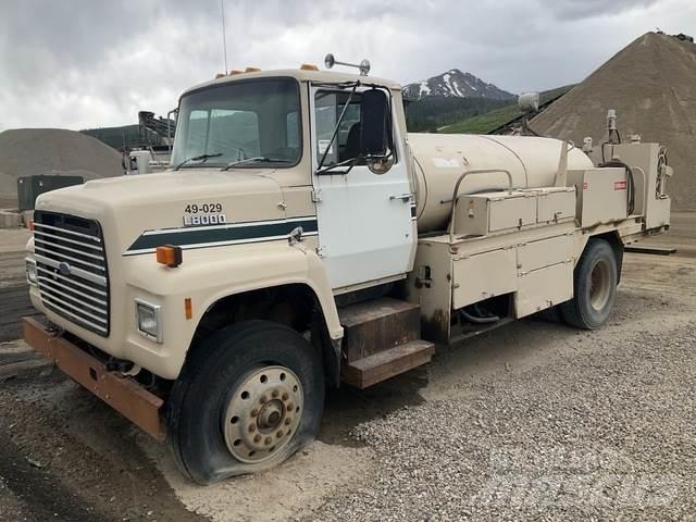 Ford LN8000 油罐车