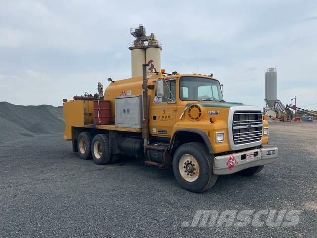 Ford LNT8000 油罐车