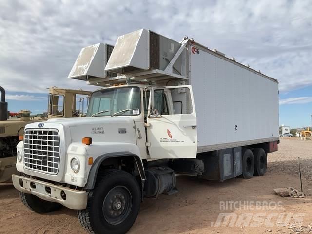 Ford LT8000 大型面包车