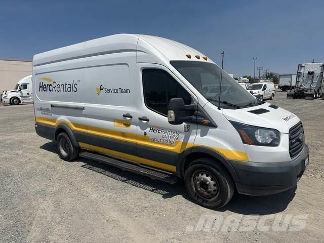 Ford T-350 大型面包车