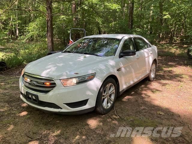 Ford Taurus 汽车