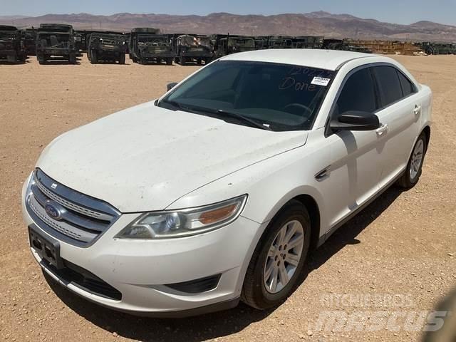 Ford Taurus 汽车