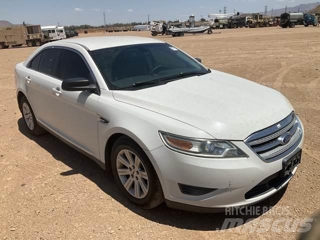 Ford Taurus 汽车