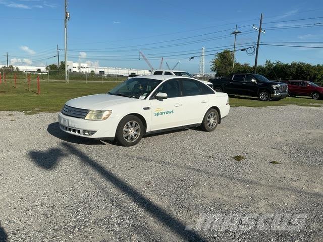 Ford Taurus 汽车