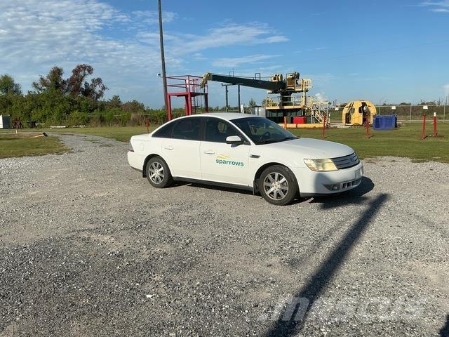 Ford Taurus 汽车