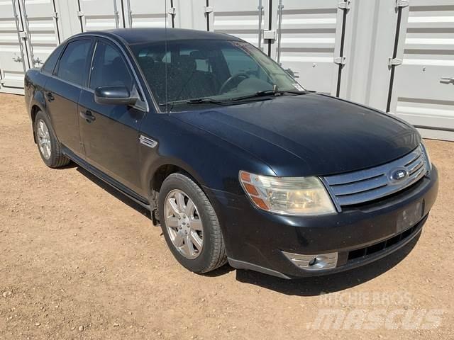 Ford Taurus SE 汽车