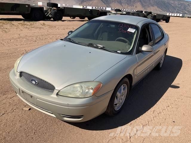 Ford Taurus SE 汽车