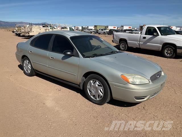 Ford Taurus SE 汽车