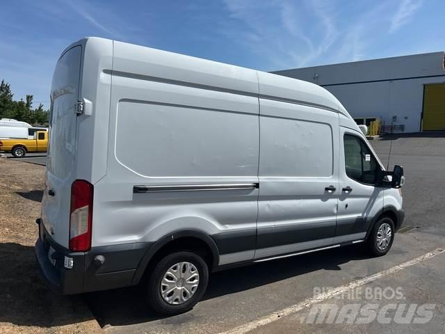 Ford Transit 大型面包车