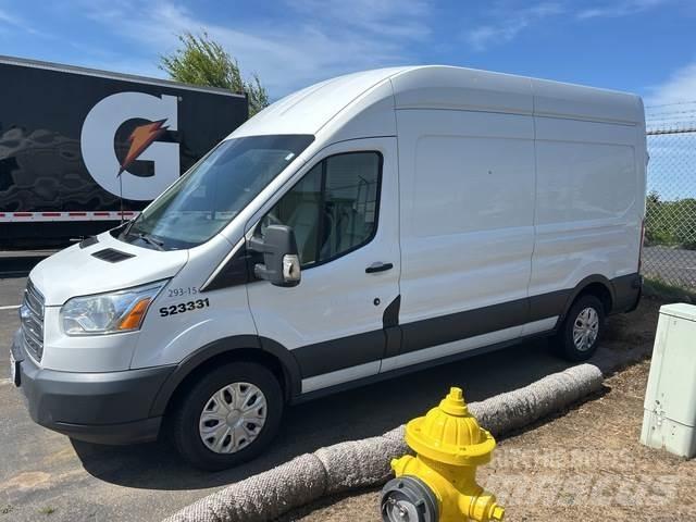 Ford Transit 大型面包车