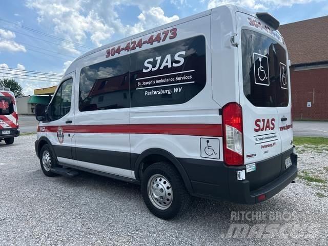 Ford Transit 大型面包车