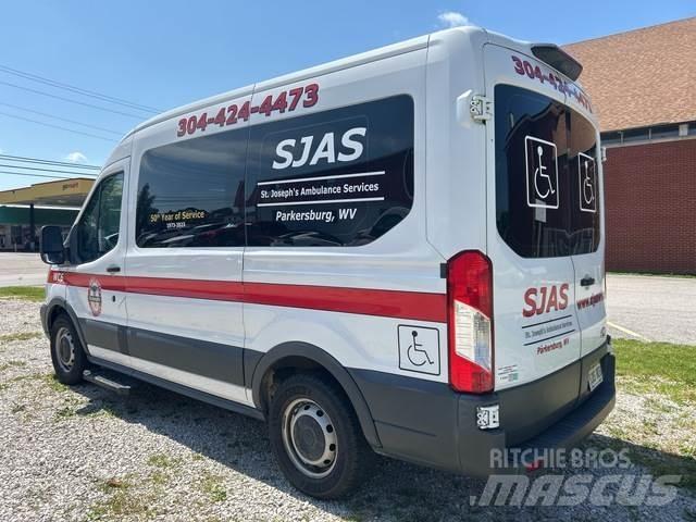 Ford Transit 大型面包车