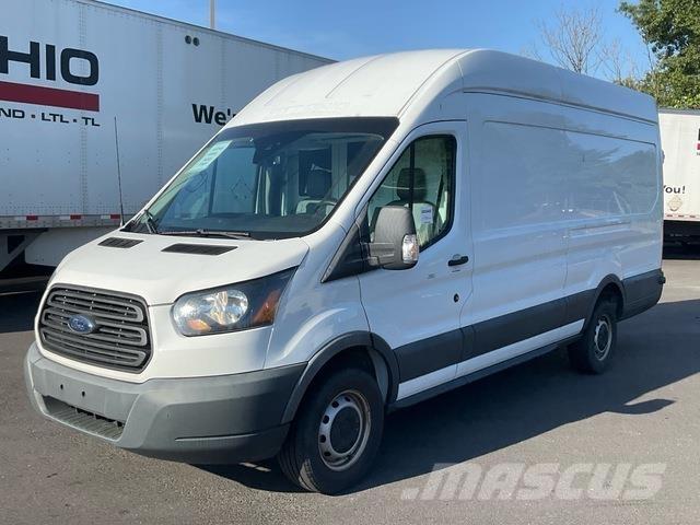 Ford Transit 厢式货车