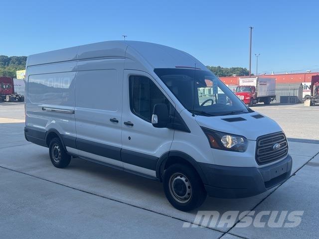 Ford Transit 厢式货车