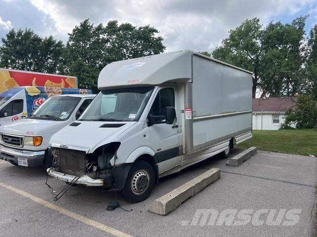Freightliner  大型面包车