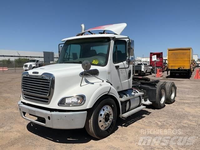 Freightliner  牵引车