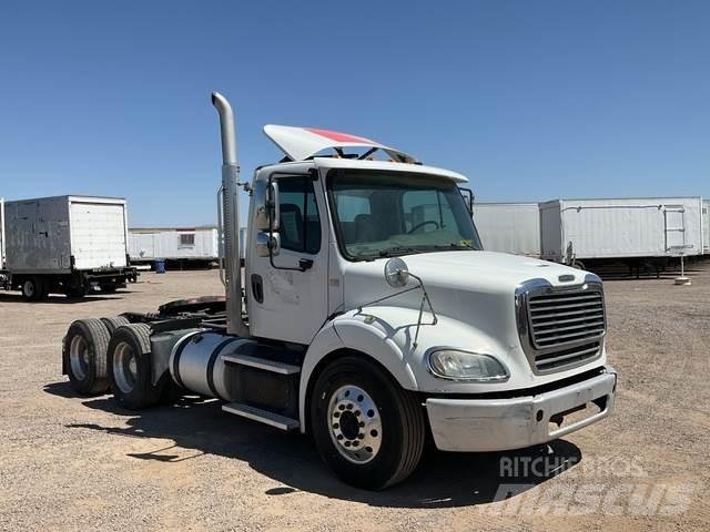 Freightliner  牵引车