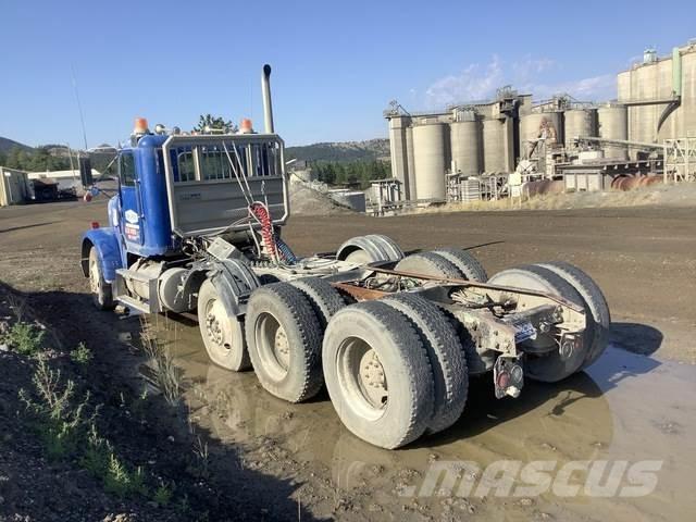 Freightliner  牵引车