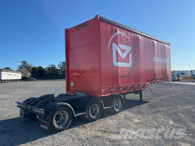 Fruehauf  侧帘拖车
