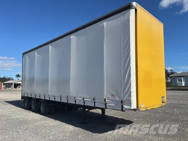 Fruehauf  侧帘拖车